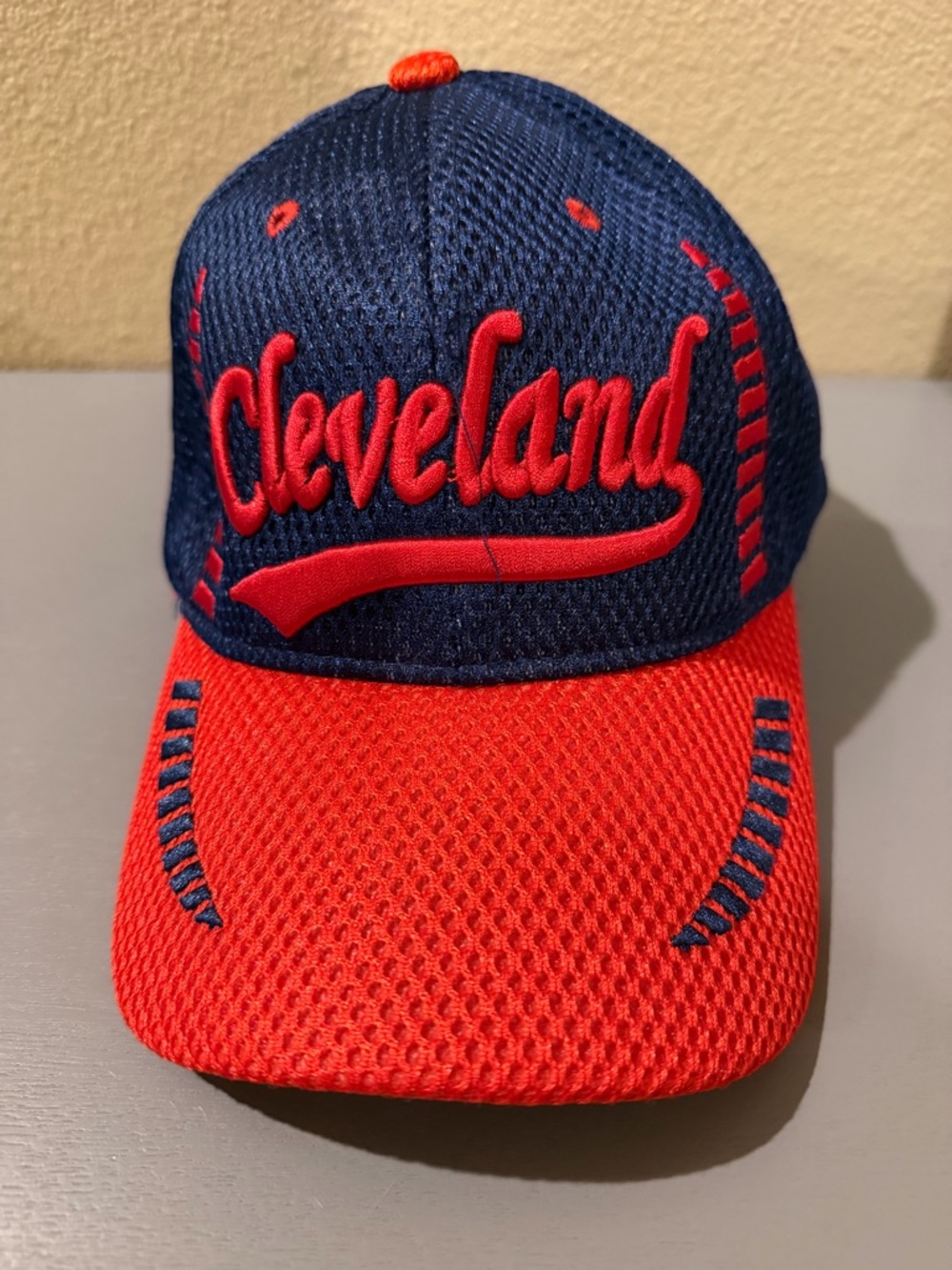 Cleveland Script Mesh Snapback Hat – NWT